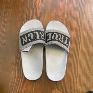 True religion slides